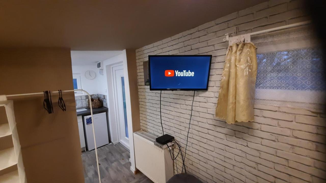Hi-Bp Garden City Batsanyi Tiny House Near The City Train With Free Parking Budapeste Exterior foto