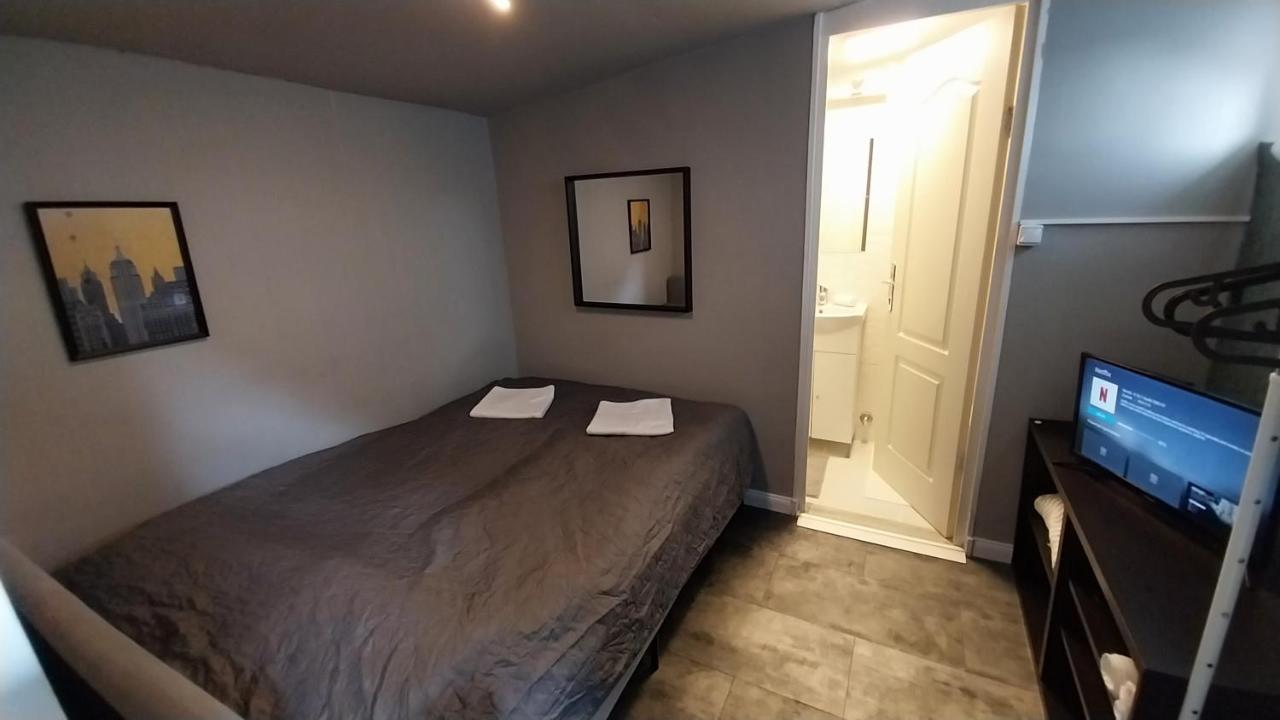 Hi-Bp Garden City Batsanyi Tiny House Near The City Train With Free Parking Budapeste Exterior foto