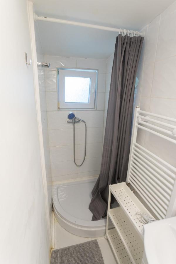 Hi-Bp Garden City Batsanyi Tiny House Near The City Train With Free Parking Budapeste Exterior foto